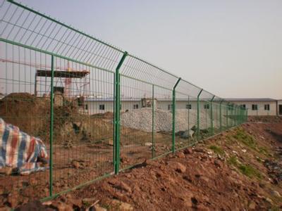 圈地鐵絲網(wǎng)3