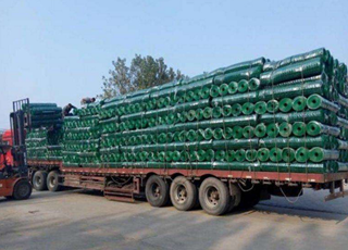 圈地綠色鐵絲網(wǎng)卷網(wǎng)