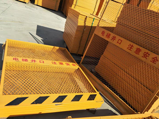 電梯井口防護(hù)門